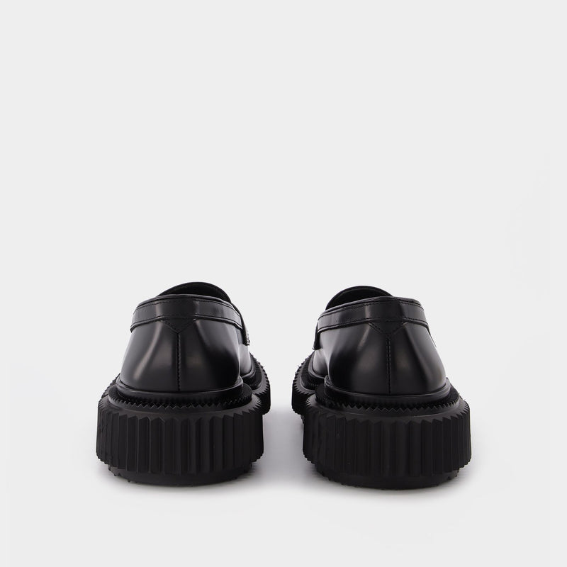 Type 182 Shoes in Black Leather