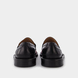 Elastic Loafers in Black Leather