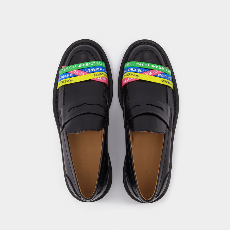 Elastic Loafers in Black Leather
