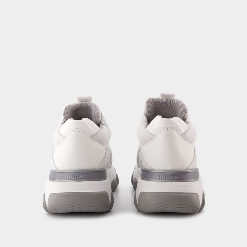 Hyperactive Allacciato Sneakers in White Leather