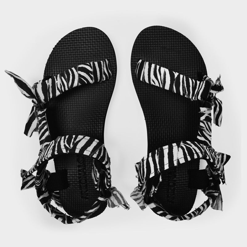 Trekky Sandals in Black Canvas