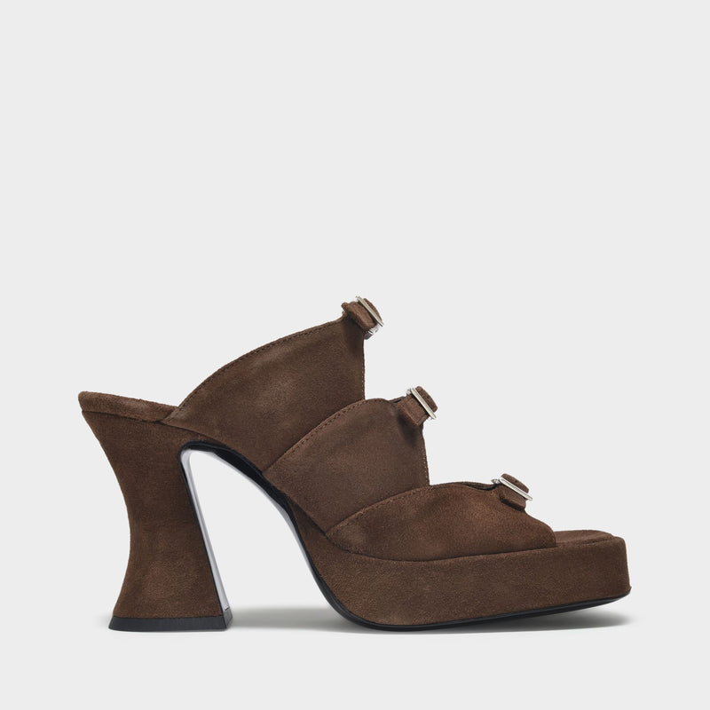 Chaka Sandals in Brown Suede Leather